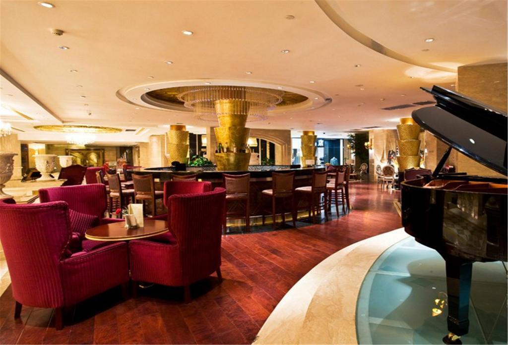 New Paris Hotel Harbin Exterior foto