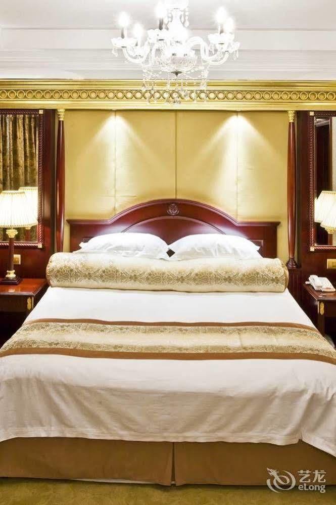 New Paris Hotel Harbin Exterior foto
